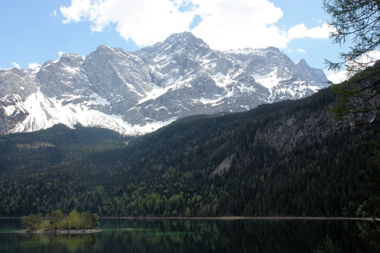 Eibsee mit Zugspitze bei Grainau